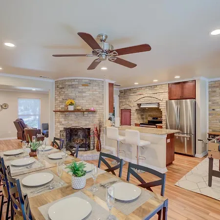 Yellow Stone: Chef'S Kitchen, Patio & Location